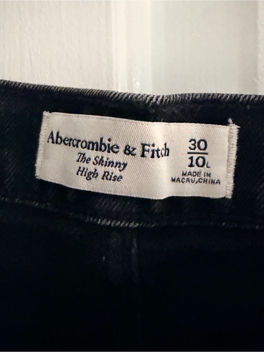 Abercrombie & Fitch Women's High-Rise Skinny Jeans in Black